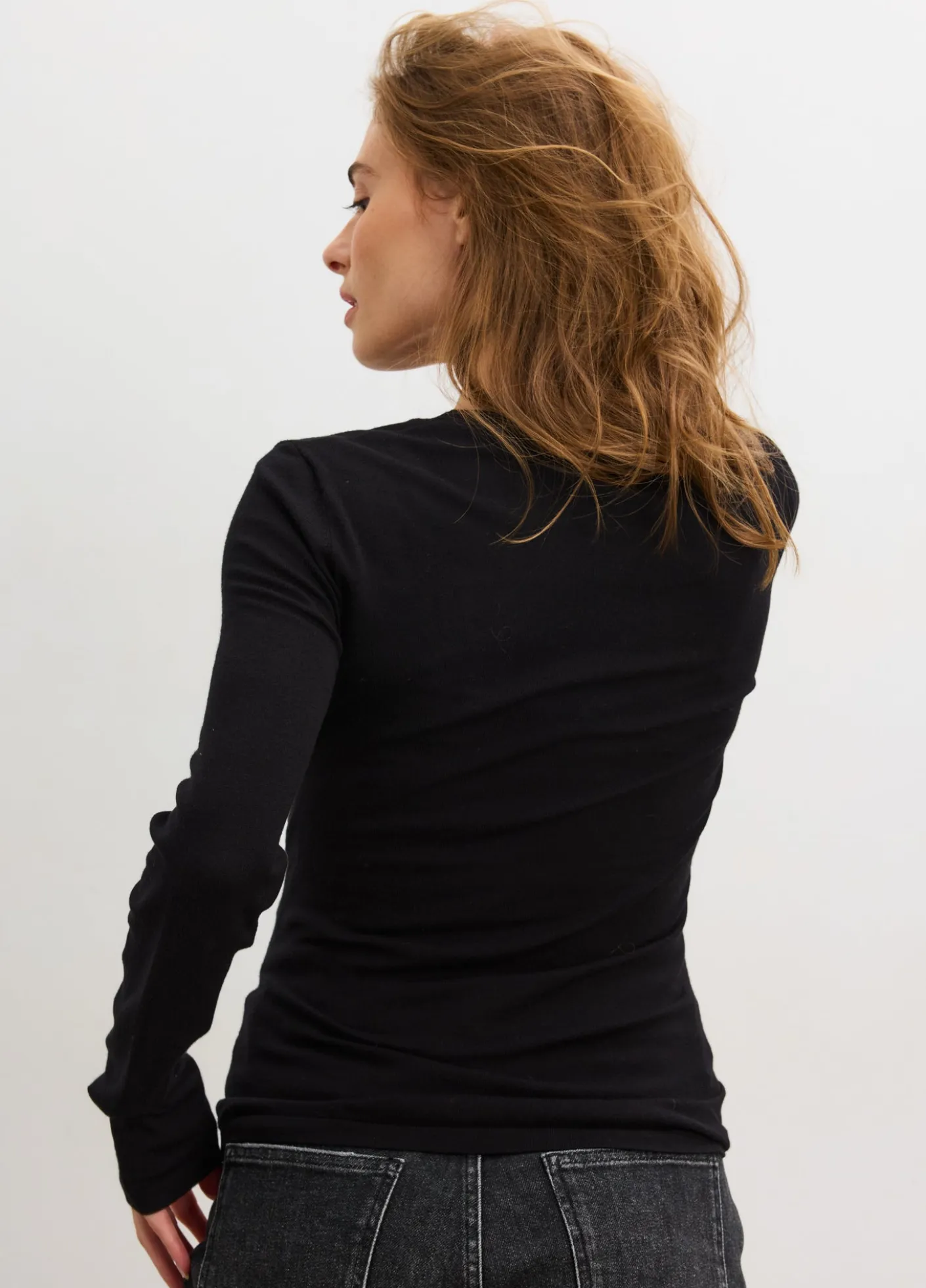 The Softsculpt Knit Long Sleeve Tee